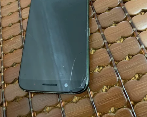 出售一部小米黑鲨1代全网通双卡双待4G手机...