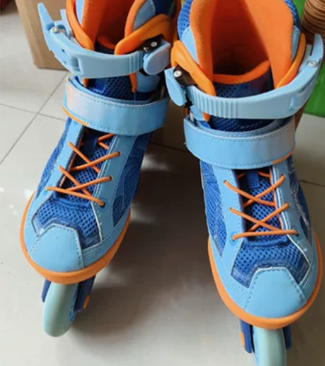 迪卡侬轮滑鞋，29到32码数，穿过几次，有...