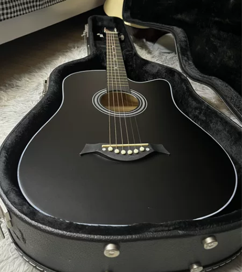 原件快一千的几乎全新吉他便宜出了 虽然很喜...