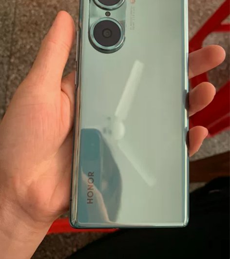 华为荣耀60，2568，5G全网通。原装屏...