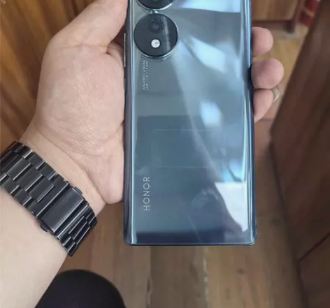 荣耀70成色不错，12+256内存 感兴趣...