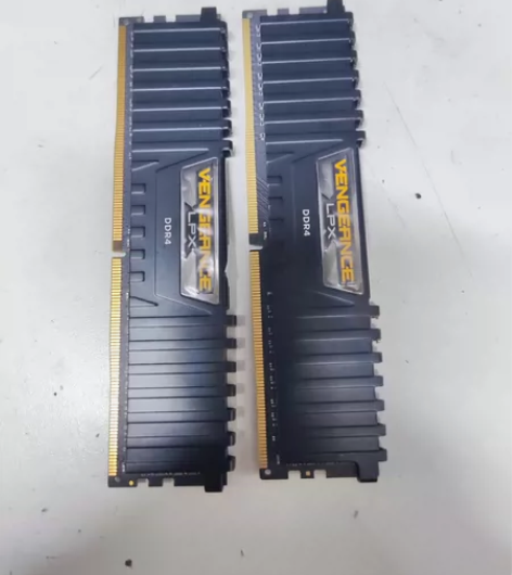 海盗船8G3000*2内存条，二根合计16...