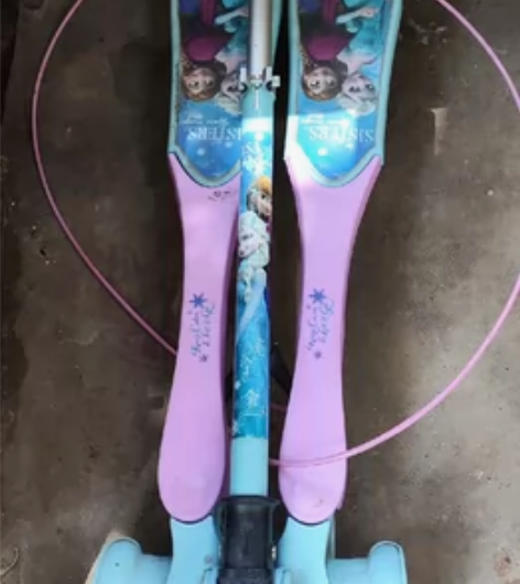 爱莎滑板车  适合4-9岁  质量很好，能...