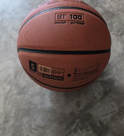 迪卡侬儿童5号球 感兴趣的话点“我想要”和...