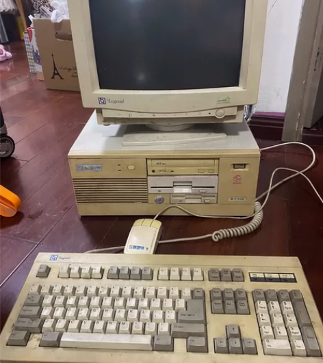 联想586台式电脑，老款，包括显示器和机箱...