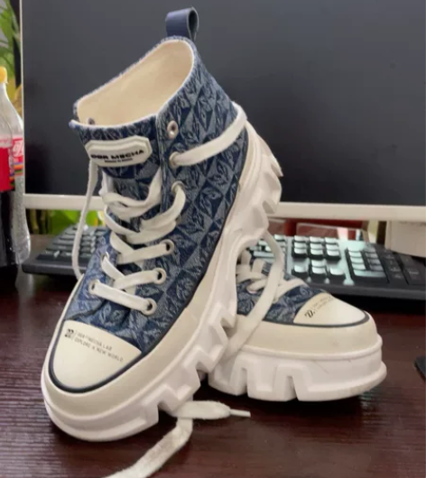 OGR厚底增高帆布鞋37码，偏大一码，成色...