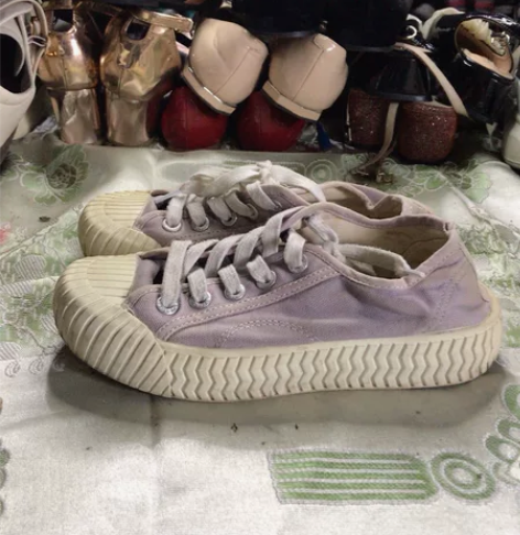 35码飞跃球鞋 正版 喜欢的直接去拍 标价...