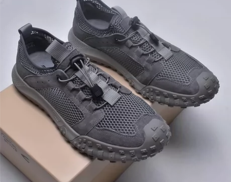 骆驼动感男鞋44夏季透气41男款大网眼运动...