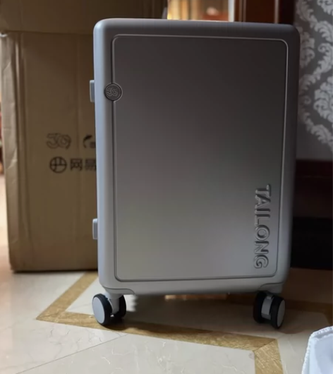 行李箱20寸 21寸 感兴趣的话点“我想要...