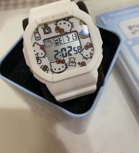 出一下正港kitty手表 全新仅撕膜（时间...