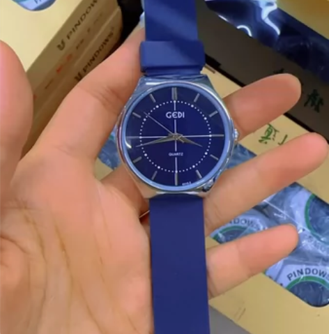 歌迪石英表，进口机芯，胶带耐用，全新的 感...