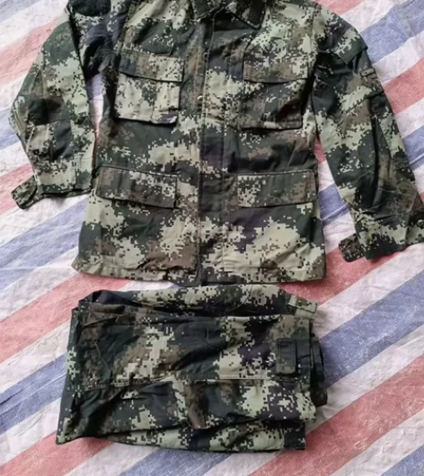 夏季八新成色旧二手工作服迷彩,成色不错,可...