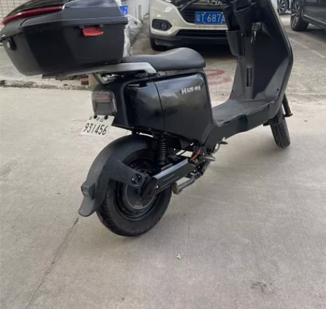 哈啰棒途品牌,满电开三十公里左右,喜欢的联...