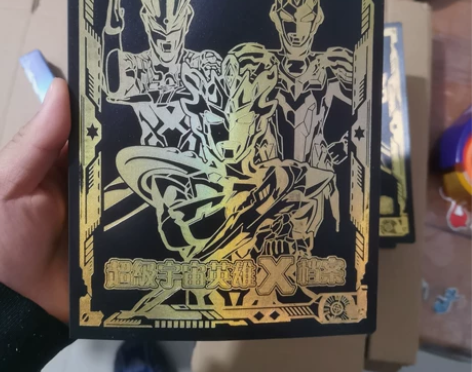 烫金小卡册01款，卡册80卡位可以装160...