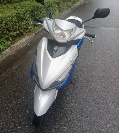 出售二手新款电喷纯雅马哈踏板摩托车一台，车...