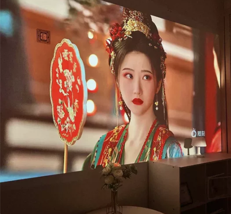 原价1999元投影仪家用超高清4K无线百寸...