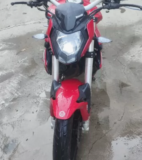 贝纳利红宝龙150。2020年下半年，三年...