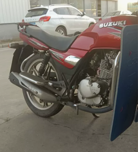 正宗铃木钻豹125，17年车，9成新，无事...