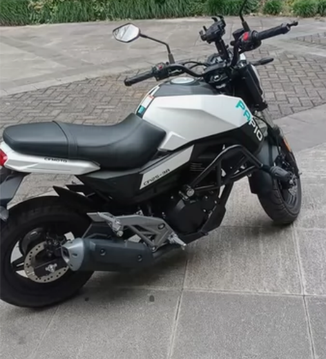 出售：春风狒狒ST 公里数：900公里 上...