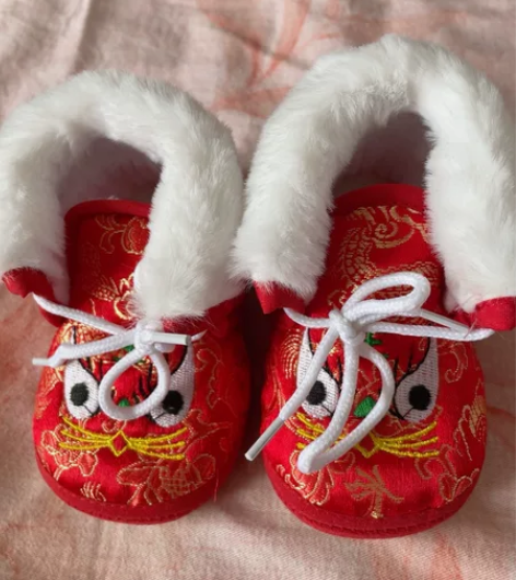 宝宝虎头拜年鞋子14码 感兴趣的话点“我想...
