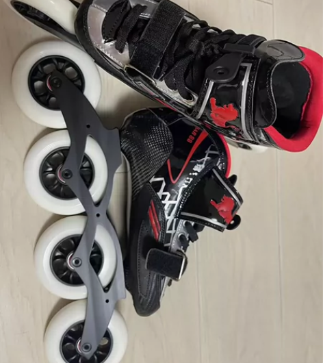 【出】美洲狮SR8花式溜冰鞋专业平滑鞋比赛...