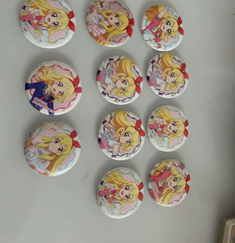 偶像活动星宫莓生日吧唧 普吧唧33一个，闪...