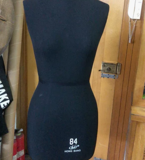 刚开店买的打板模特84A的，黑色和米色两个...