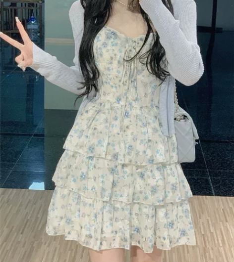 蓝色碎花吊带连衣裙女夏季2024新款蛋糕裙...