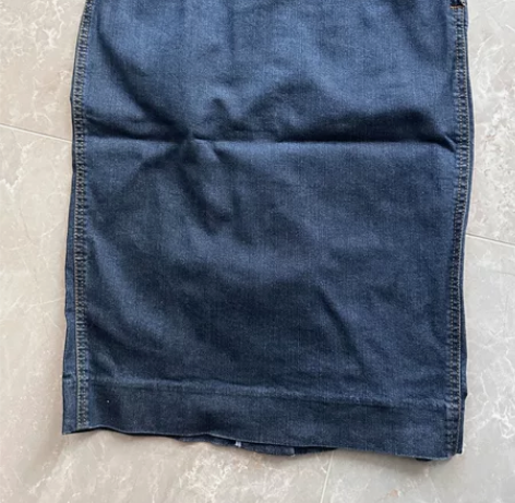 哥弟，铅笔裙，穿的很少，3码，低价出 感兴...