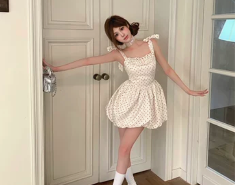 Leoniegirl少女馆波点法式少女花苞...