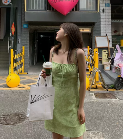 DouDou痘 小清新吊带纯欲风短款裙子小...