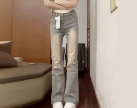 小个子做旧黄泥色微喇叭牛仔裤女春秋季新款高...