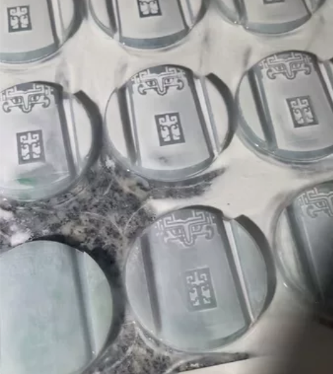 承接玉石翡翠来料加工 手工雕刻 机器雕刻修...
