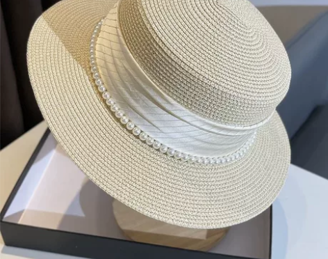 出去旅游买多了帽子,米白色法式绸缎珍珠礼帽...