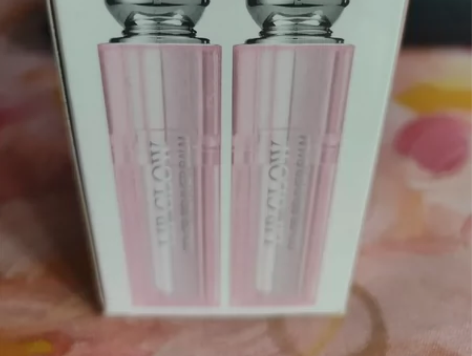Dior润唇膏 有色 两支未开封已过期了给...