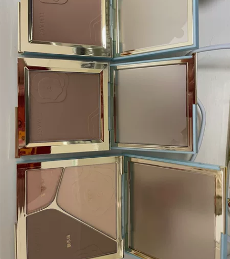 彩棠高光修容粉A01 日影，17g，有一盘...