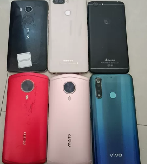 早上刚收到的，没有试过不知道开不开机，小米...