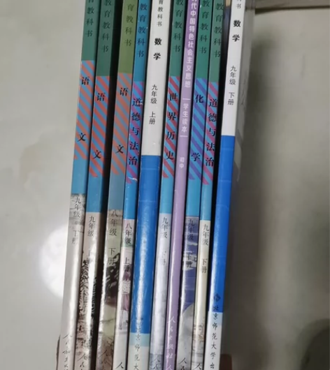 初中三年课本，有笔记 七上语文数学英语历史...