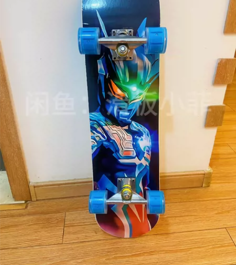 【专业板儿童花色奥特曼滑板】原价400多 ...