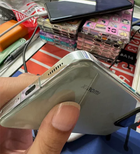 小米13，12+256绿，全套，过保。底部...