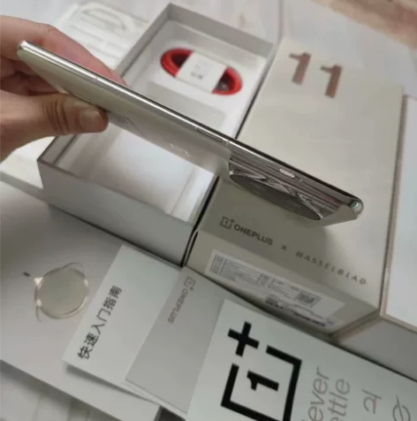 ?1+11原装正品 95新无拆修 12+2...