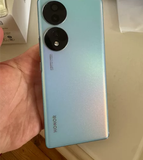 ?荣耀70，基本是全新的，当备用机，也没用...