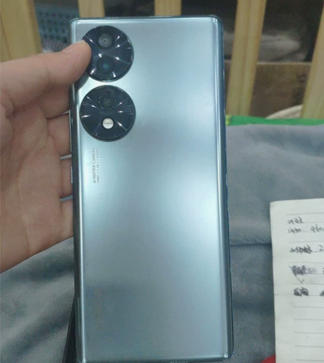 荣耀70  12+256G 绿色的 毕竟保...