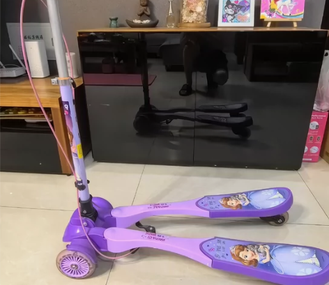 苏菲亚剪刀车,328买的,安全好玩,锻炼儿...