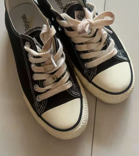 飞跃的黑色帆布鞋 买来没咋穿要清洗下36码...