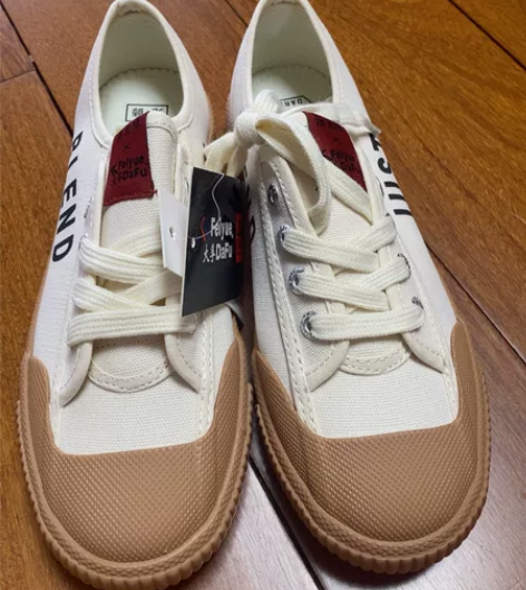 国货之光：飞跃鞋，质量没得说。一次没穿过，...