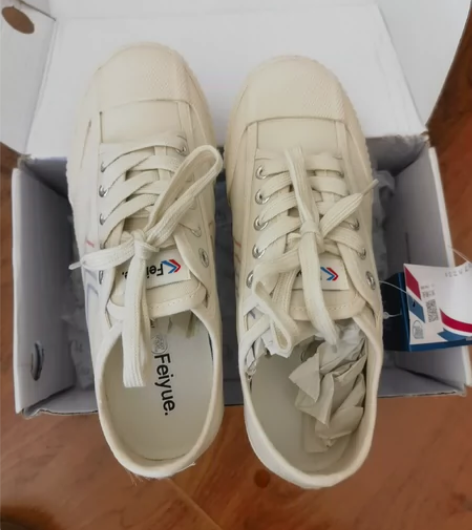 飞跃的布鞋，38码，全新未穿。包邮。 感兴...