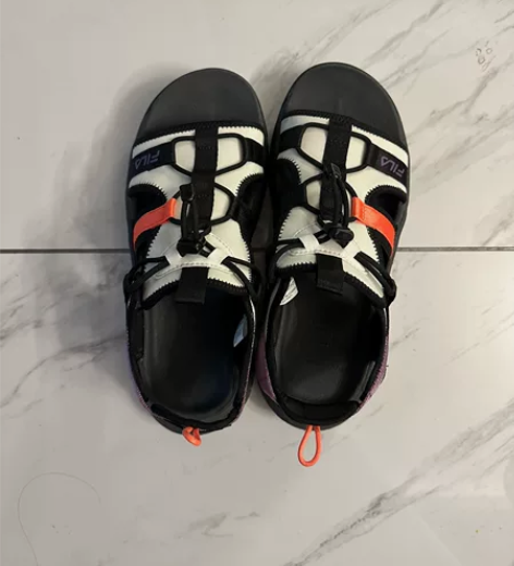 fila斐乐凉鞋38 买了只穿了三次，不太...