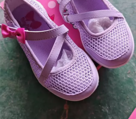 斯凯起童鞋凉鞋，原来代理不干了，处理45元...