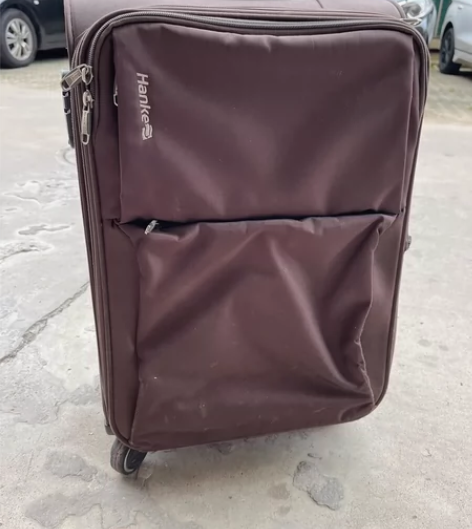 闲置箱包，家里经常换新的，这个需要的可以拍...